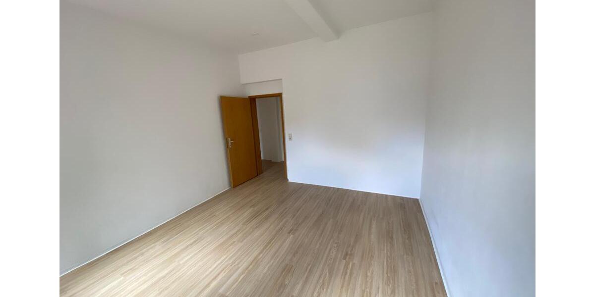 Etagenwohnung Greiz - 3 Zimmer, 86 m&sup2;, 430&euro; | Angebot:25550351
