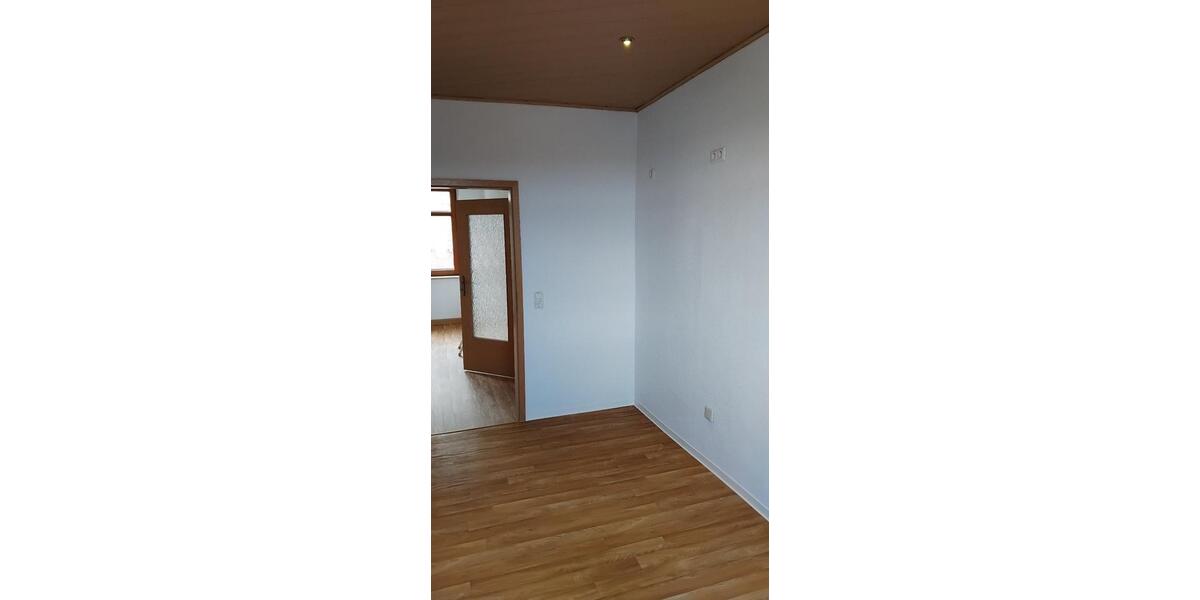 Etagenwohnung Zwickau Neuplanitz - 2.5 Zimmer, 55 m&sup2;, 315&euro; | Angebot:25499830