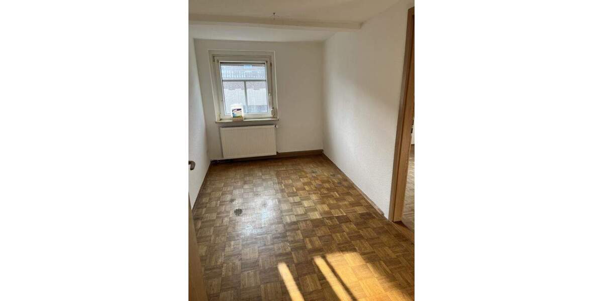Etagenwohnung Meerane - 3 Zimmer, 87 m&sup2;, 480&euro; | Angebot:25665453