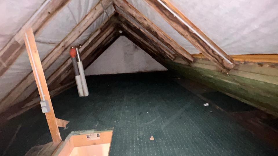 Dachgeschoßwohnung Zwickau - 2 Zimmer, 64 m&sup2;, 550&euro; | Angebot:25287190