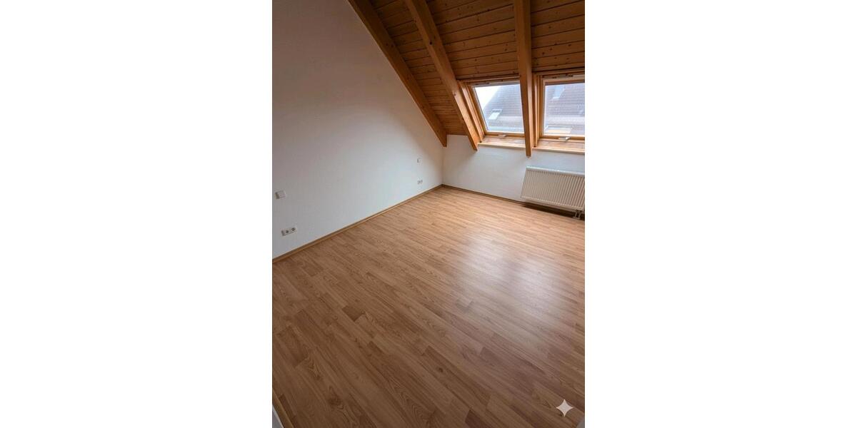 Dachgeschoßwohnung Nobitz - 2.5 Zimmer, 61 m&sup2;, 650&euro; | Angebot:25892549