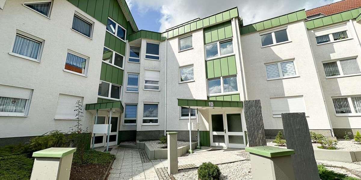 Etagenwohnung Glauchau - 3 Zimmer, 69 m&sup2;, 552&euro; | Angebot:25915790
