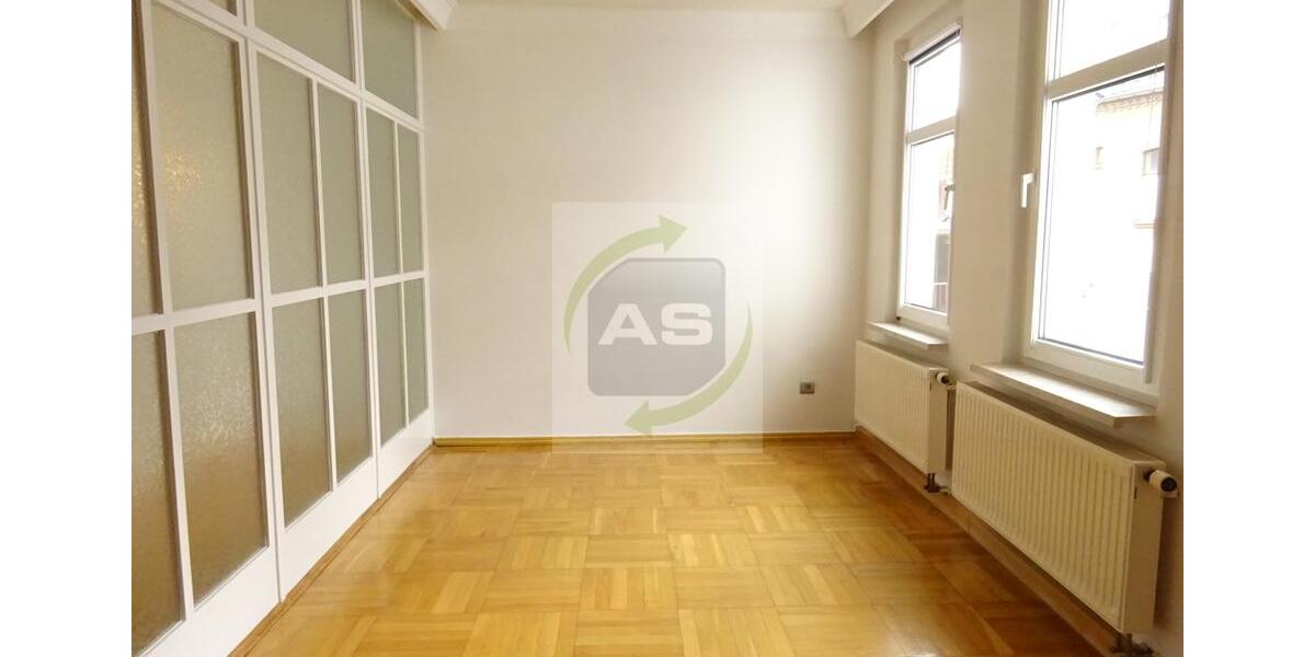 Etagenwohnung Zwickau - 3 Zimmer, 132 m&sup2;, 925&euro; | Angebot:25101791
