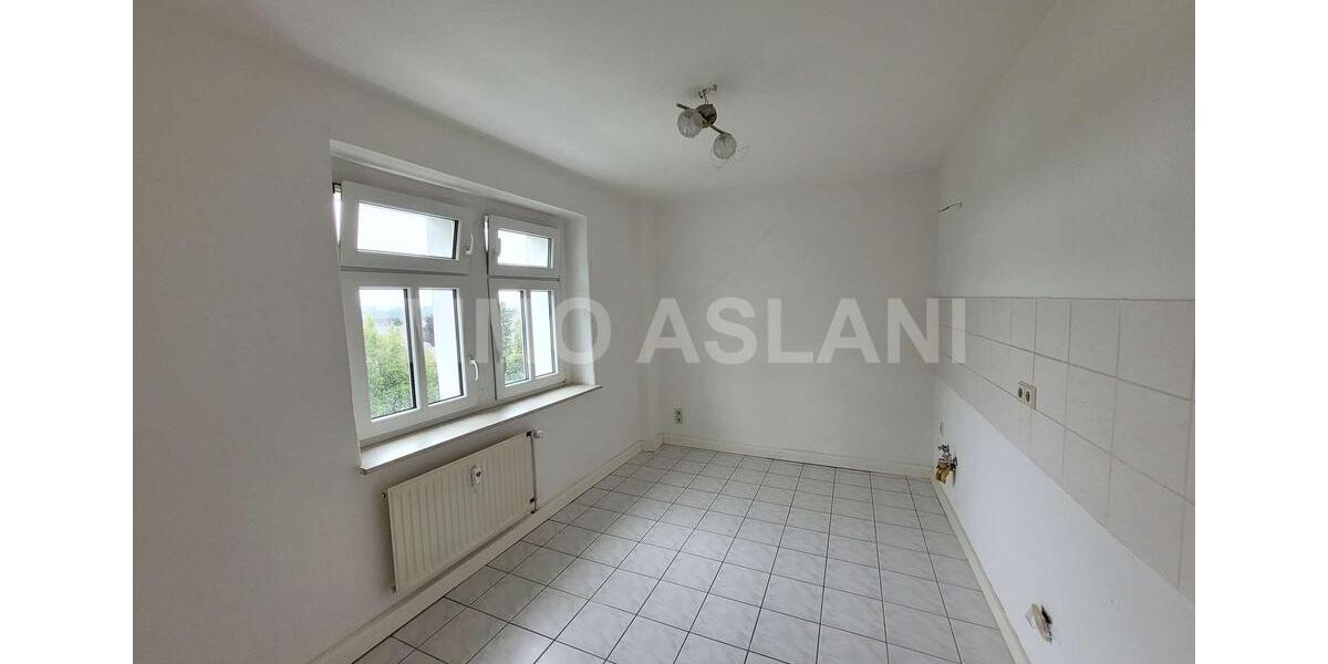 Dachgeschoßwohnung Limbach-Oberfrohna Oberfrohna - 3 Zimmer, 80 m&sup2;, 400&euro; | Angebot:21272256