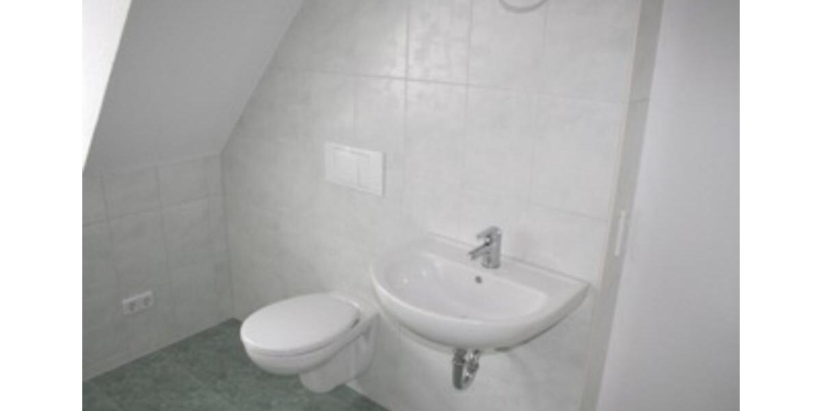 Dachgeschoßwohnung Gornsdorf - 3 Zimmer, 109 m&sup2;, 650&euro; | Angebot:21021414