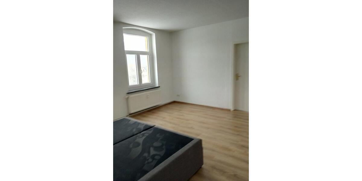 Etagenwohnung Crimmitschau - 3 Zimmer, 81 m&sup2;, 340&euro; | Angebot:24868742