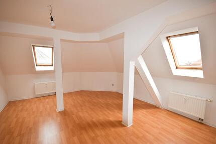 Wohnung Zwickau Neuplanitz - 2 Zimmer, 70 m&sup2;, 395&euro; | Angebot:25223106