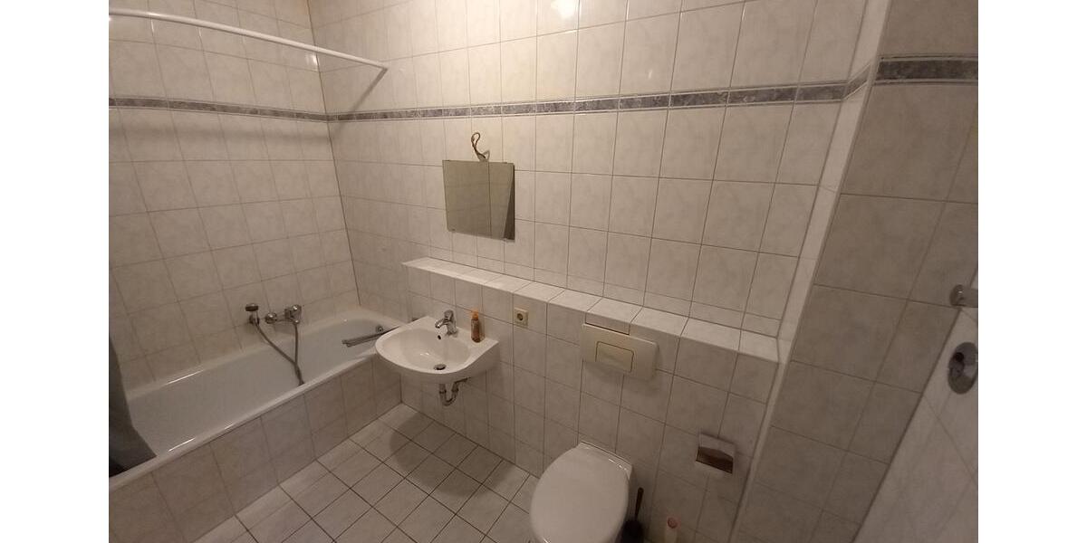 Erdgeschoßwohnung Crimmitschau - 1 Zimmer, 35 m&sup2;, 200&euro; | Angebot:24416208