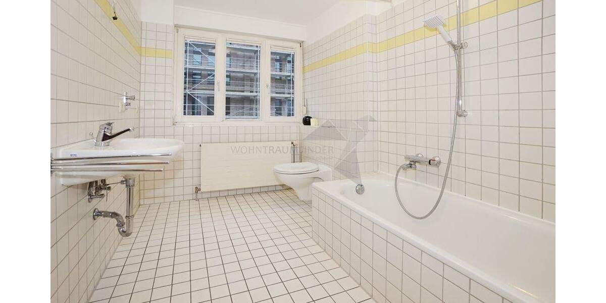Etagenwohnung Zwickau Schedewitz - 4 Zimmer, 123 m&sup2;, 860&euro; | Angebot:25681355