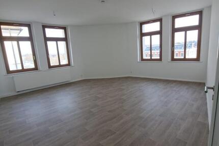 Wohnung Meerane - 3 Zimmer, 120 m&sup2;, 660&euro; | Angebot:25855294