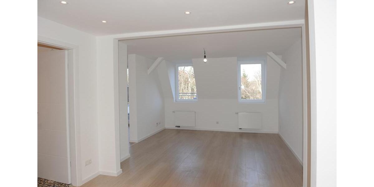 Dachgeschoßwohnung Zwickau Zwickau-Nord - 4 Zimmer, 95 m&sup2;, 955&euro; | Angebot:23768171