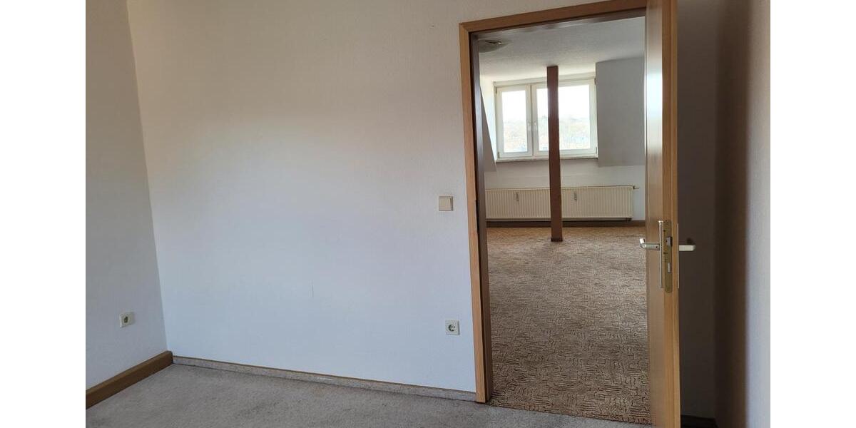 Etagenwohnung Crimmitschau - 2 Zimmer, 55 m&sup2;, 275&euro; | Angebot:25714821