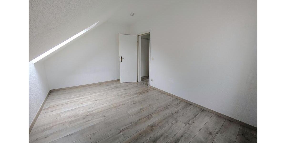Dachgeschoßwohnung Zwickau Cainsdorf - 3 Zimmer, 52 m&sup2;, 360&euro; | Angebot:25945629