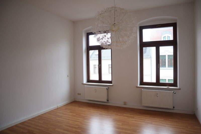 Etagenwohnung Zwickau Innenstadt - 2 Zimmer, 81 m&sup2;, 400&euro; | Angebot:25776566