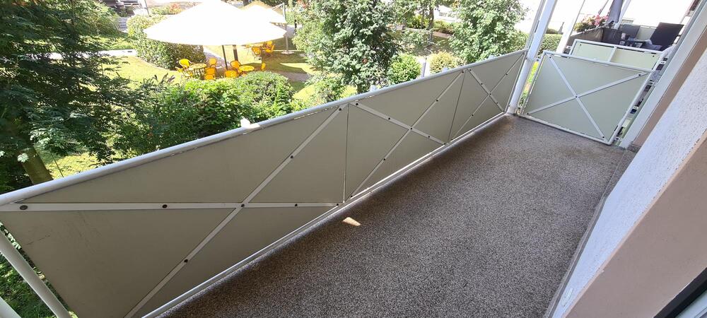 helle und kpl. sanierte Zweizimmerwohnung im ruhigen grünen Umfeld - Etagenwohnung Zwickau | Angebot:19788816