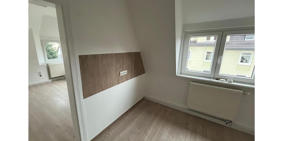Dachgeschoßwohnung Gersdorf - 5 Zimmer, 130 m&sup2;, 900&euro; | Angebot:25717822