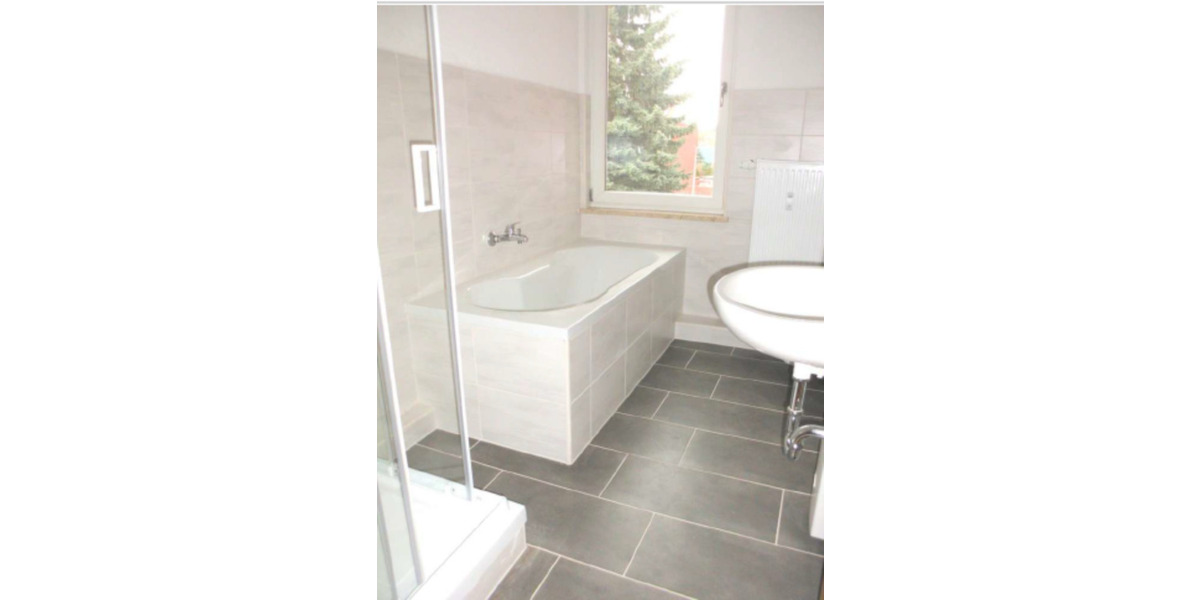 Etagenwohnung Crimmitschau - 3 Zimmer, 76 m&sup2;, 450&euro; | Angebot:25859238