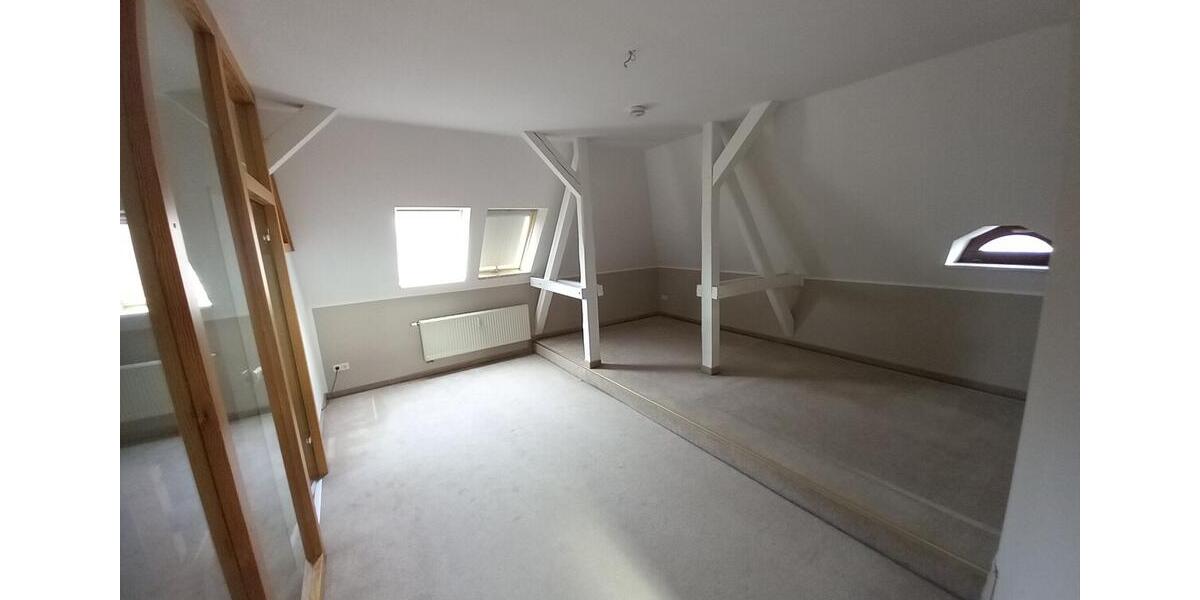 Dachgeschoßwohnung Neukirchen/Pleiße Pleiße - 3 Zimmer, 111 m&sup2;, 555&euro; | Angebot:23511302