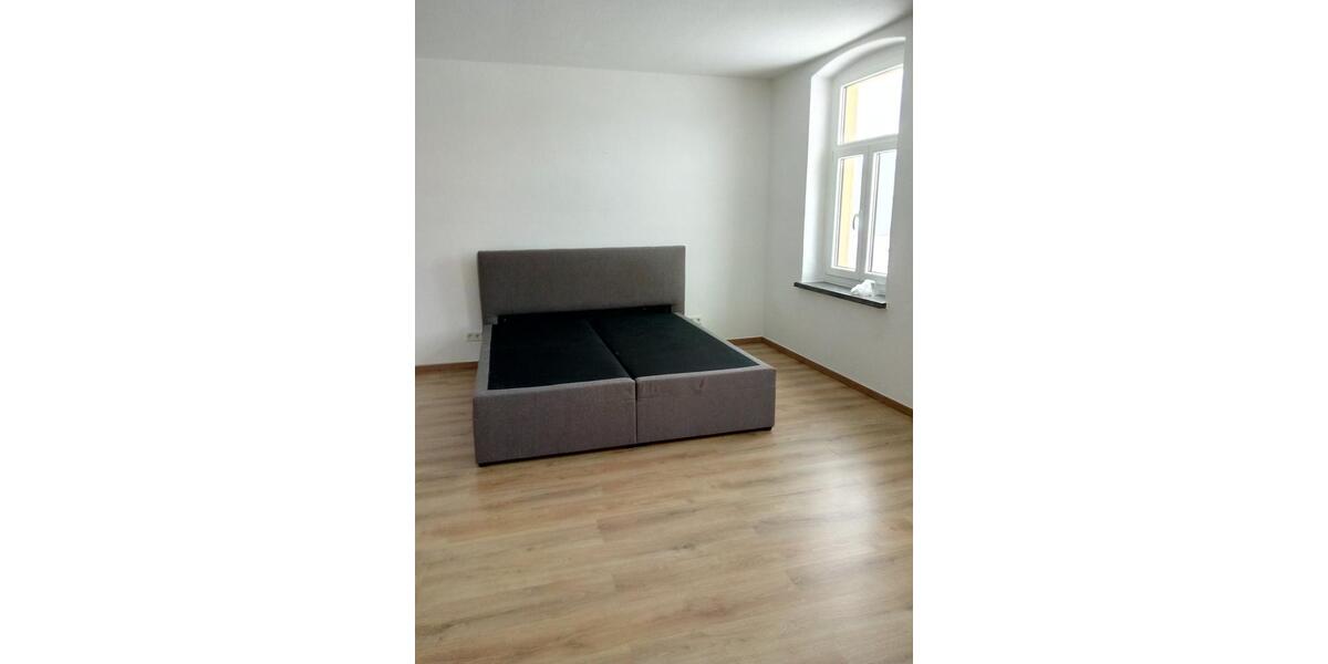 Etagenwohnung Crimmitschau - 3 Zimmer, 81 m&sup2;, 340&euro; | Angebot:24868742