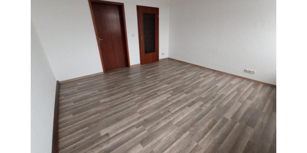 Etagenwohnung Schmölln - 2 Zimmer, 49 m&sup2;, 300&euro; | Angebot:24177620