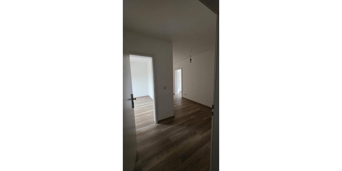 Dachgeschoßwohnung Zwickau Zwickau-Nord - 3 Zimmer, 66 m&sup2;, 380&euro; | Angebot:22307045