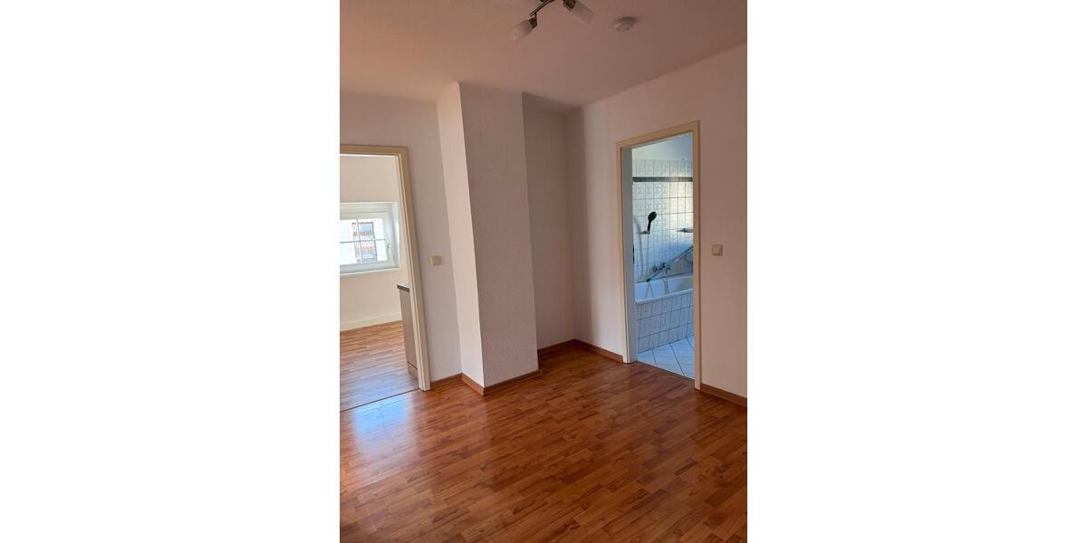 Dachgeschoßwohnung Meerane - 2 Zimmer, 65 m&sup2;, 359&euro; | Angebot:23628966