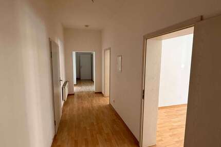 Wohnung Zwickau - 3 Zimmer, 84 m&sup2;, 449&euro; | Angebot:25784246
