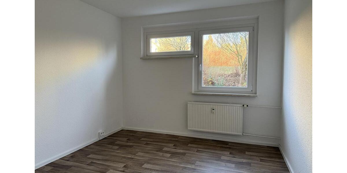 Etagenwohnung Reichenbach im Vogtland - 3 Zimmer, 69 m&sup2;, 400&euro; | Angebot:24397250