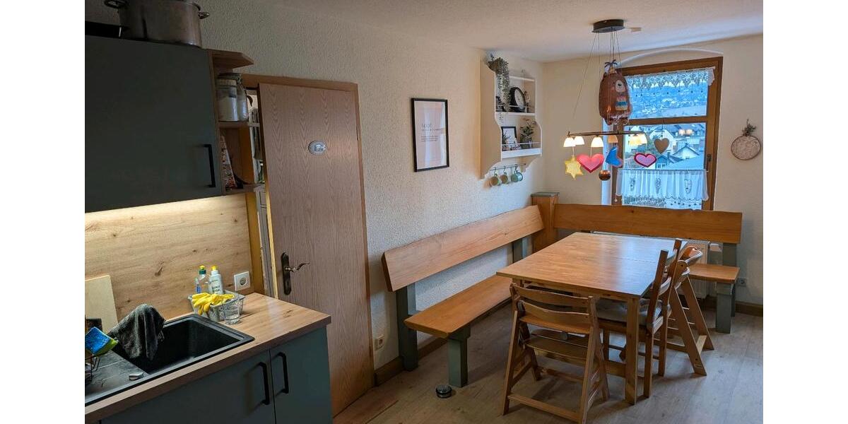 Etagenwohnung Lauter-Bernsbach Bernsbach - 4 Zimmer, 105 m&sup2;, 580&euro; | Angebot:25170967