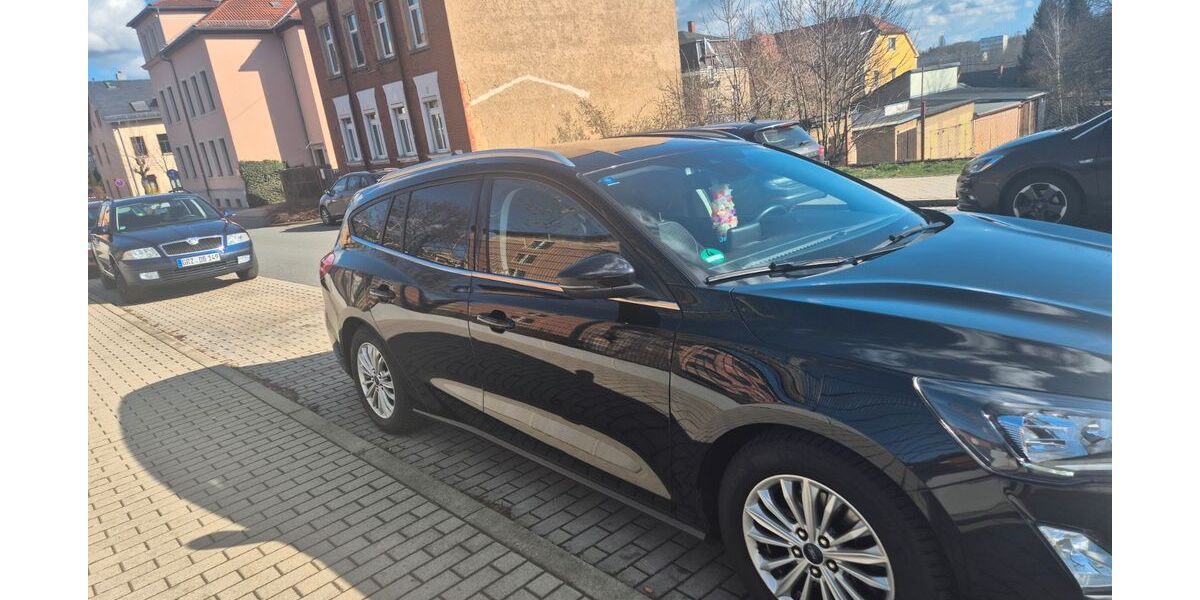 Ford Focus 92.000 km 8.600 &euro; Ronneburg 07580