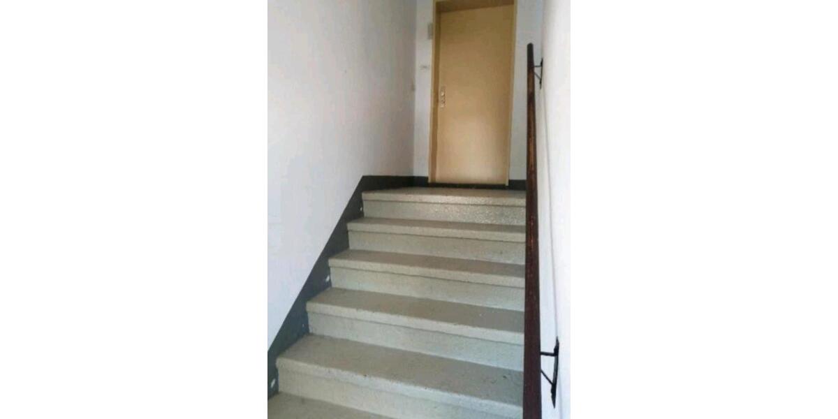 Etagenwohnung Treuen - 3 Zimmer, 83 m&sup2;, 32.500&euro; | Angebot:23229537