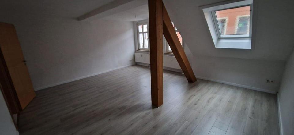 Dachgeschoßwohnung Zwickau - 3 Zimmer, 77 m&sup2;, 460&euro; | Angebot:26676969