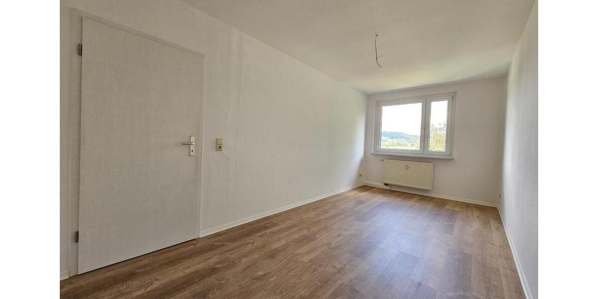 Dachgeschoßwohnung Aue-Bad Schlema Bad Schlema - 3 Zimmer, 84 m&sup2;, 463&euro; | Angebot:26251360