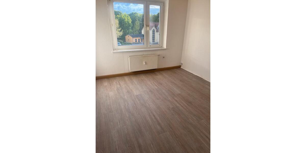 Etagenwohnung Schmölln - 3 Zimmer, 72 m&sup2;, 600&euro; | Angebot:26663871