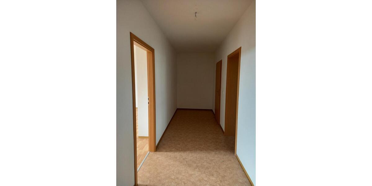 Dachgeschoßwohnung Werdau - 2 Zimmer, 67 m&sup2;, 337&euro; | Angebot:24953425