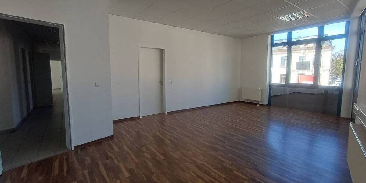 Gewerbeobjekt Zwickau Innenstadt - 3 Zimmer, 140 m&sup2;, 1.199&euro; | Angebot:26695005