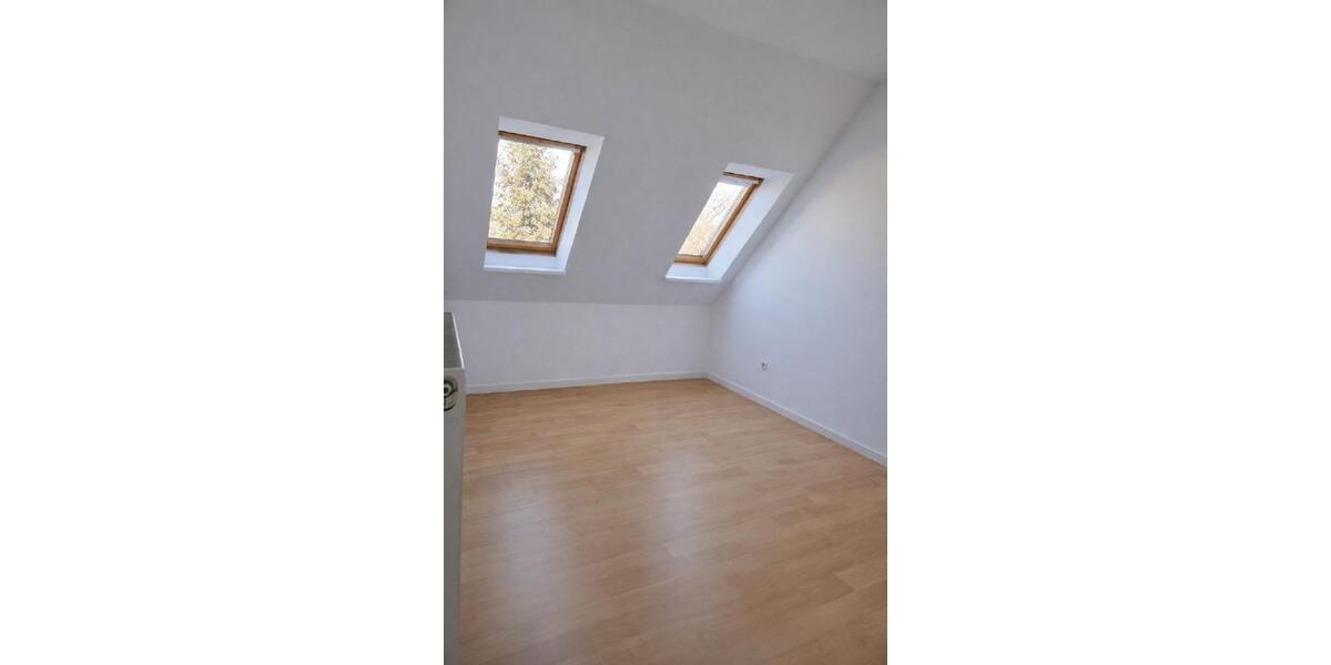 Etagenwohnung Crimmitschau - 3 Zimmer, 78 m&sup2;, 450&euro; | Angebot:26631592