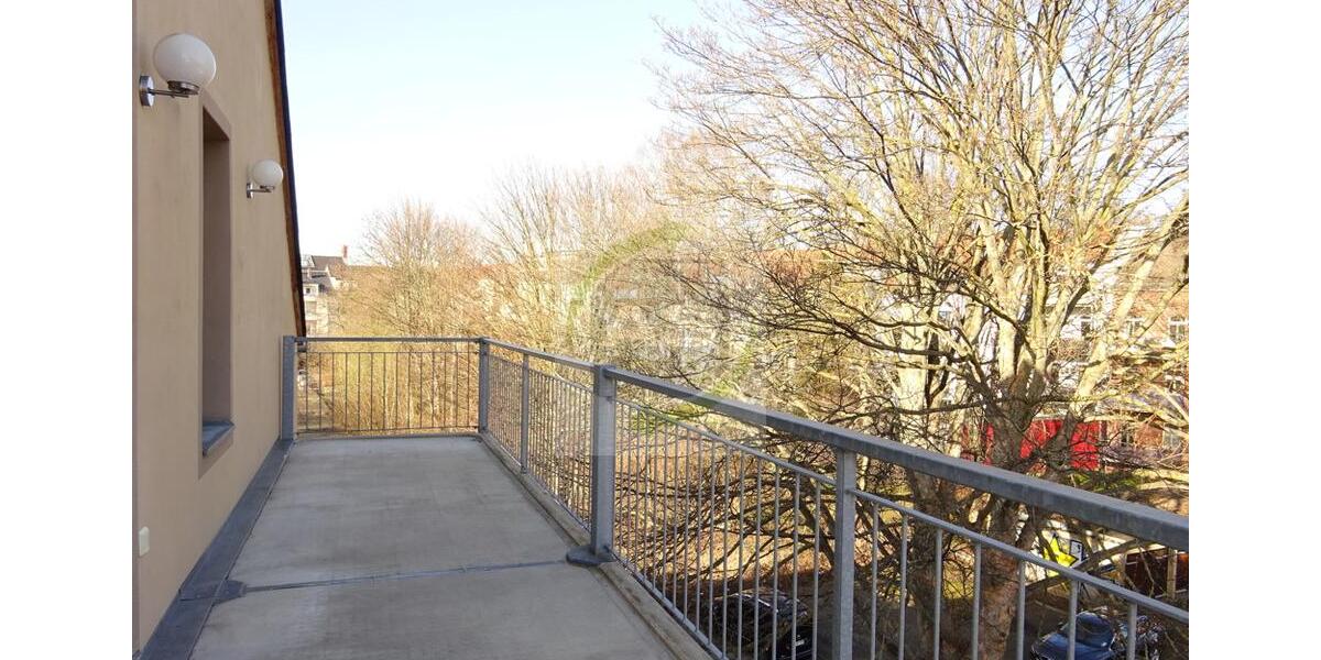 Dachgeschoßwohnung Zwickau - 5 Zimmer, 133 m&sup2;, 950&euro; | Angebot:23792815