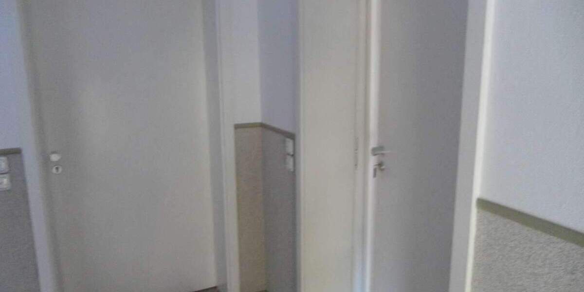 Gewerbeobjekt Zwickau Innenstadt - 2 Zimmer, 64 m&sup2;, 400&euro; | Angebot:25707528