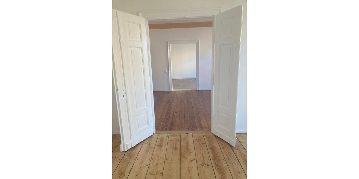 Etagenwohnung Reichenbach im Vogtland - 5 Zimmer, 150 m&sup2;, 900&euro; | Angebot:24851263