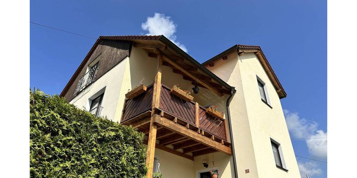 Etagenwohnung Zwickau Mosel - 4 Zimmer, 149 m&sup2;, 98.000&euro; | Angebot:25747102