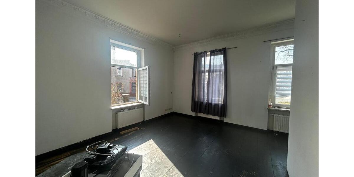 Hochparterre Crimmitschau - 2 Zimmer, 72 m&sup2;, 400&euro; | Angebot:25868358