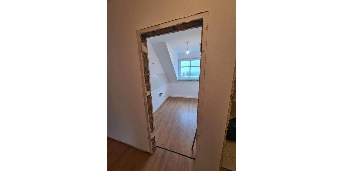 Dachgeschoßwohnung Hohenstein-Ernstthal Ernstthal - 2 Zimmer, 41 m&sup2;, 250&euro; | Angebot:25027094