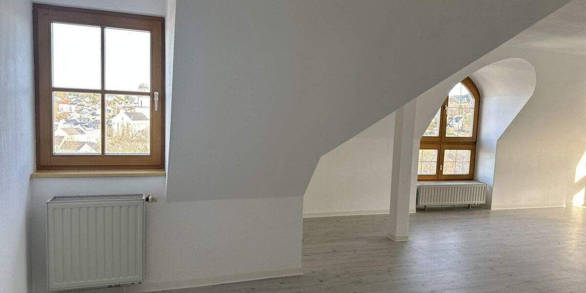 Etagenwohnung Auerbach/Vogtland Auerbach - 3 Zimmer, 101 m&sup2;, 84.000&euro; | Angebot:25837765