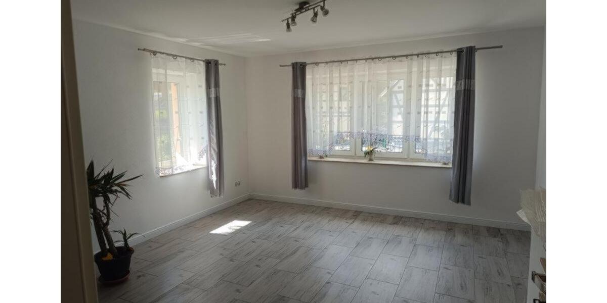 Einfamilienhaus St. Egidien - 7 Zimmer, 225 m&sup2;, 555.555&euro; | Angebot:25945835