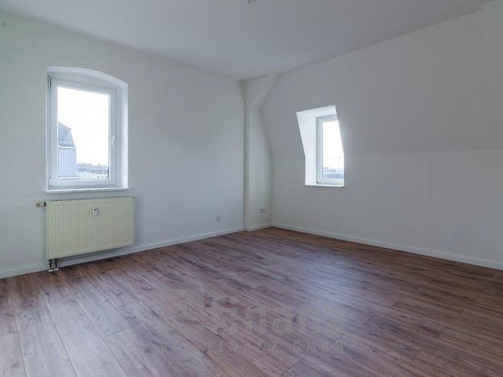 Dachgeschoßwohnung Hohenstein-Ernstthal Ernstthal - 4 Zimmer, 71 m&sup2;, 393&euro; | Angebot:23115353