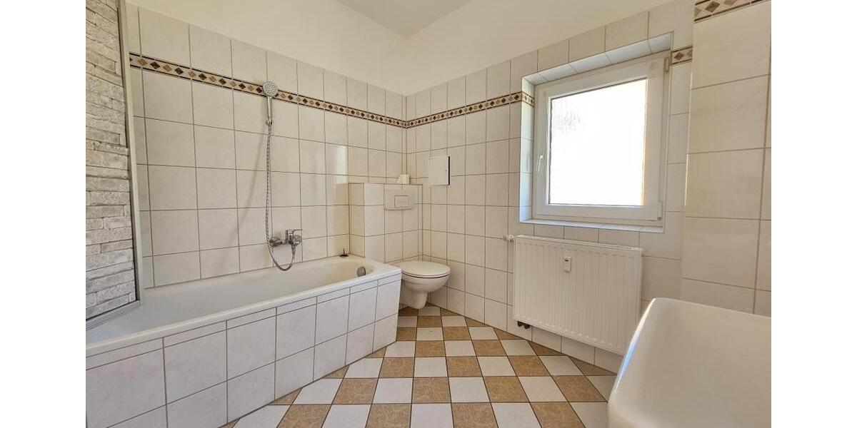 Dachgeschoßwohnung Aue-Bad Schlema Bad Schlema - 4 Zimmer, 70 m&sup2;, 420&euro; | Angebot:26478467
