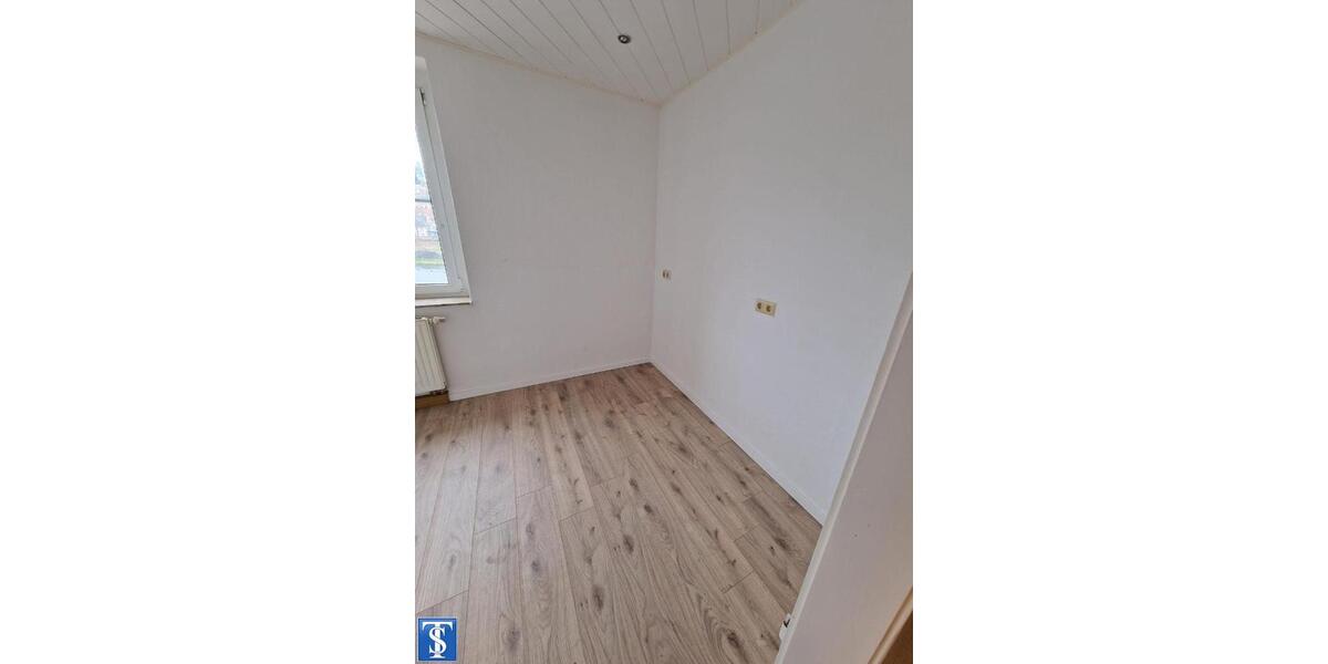 Etagenwohnung Elsterberg - 3 Zimmer, 66 m&sup2;, 340&euro; | Angebot:24117757