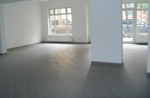 Attraktive Büro oder Ladenfläche in Zwickau - Mehrfamilienhaus, Wohnhaus Zwickau | Angebot:25907104