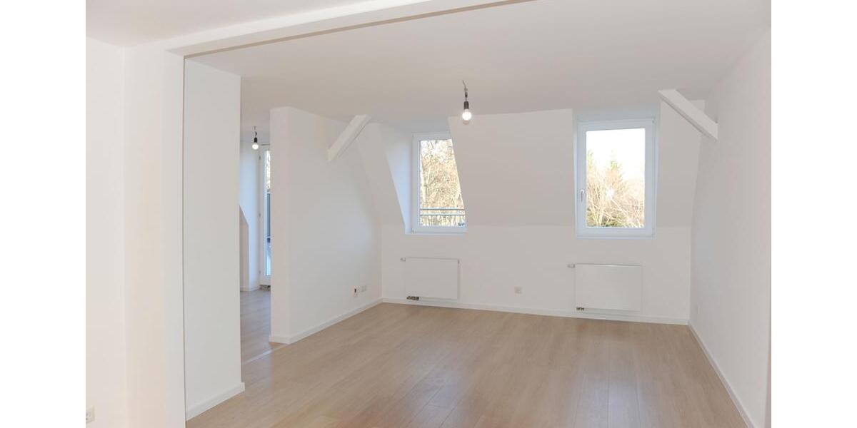 Dachgeschoßwohnung Zwickau Zwickau-Nord - 4 Zimmer, 95 m&sup2;, 955&euro; | Angebot:23768171